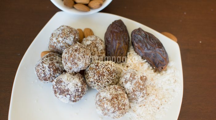 dates almond bites